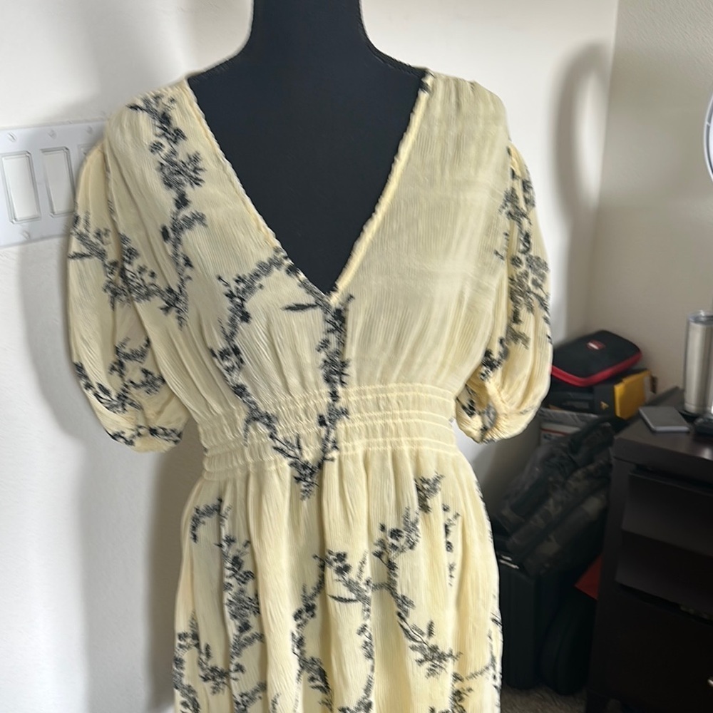 Nwot Ganni Pale Yellow Floral Pleated Georgette Mini Dress - Picture 3 of 3
